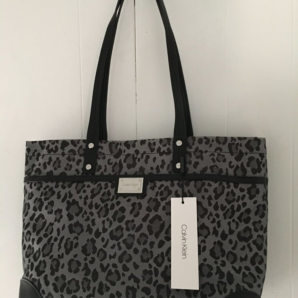 Calvin Klein Teodora Leopard Tote - Grey/Silver